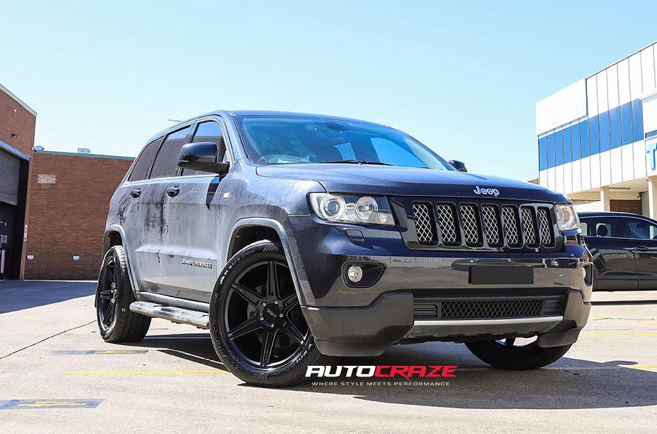 JEEP-GRAND-CHEROKEE-PRISIM-SATIN-BLACK
